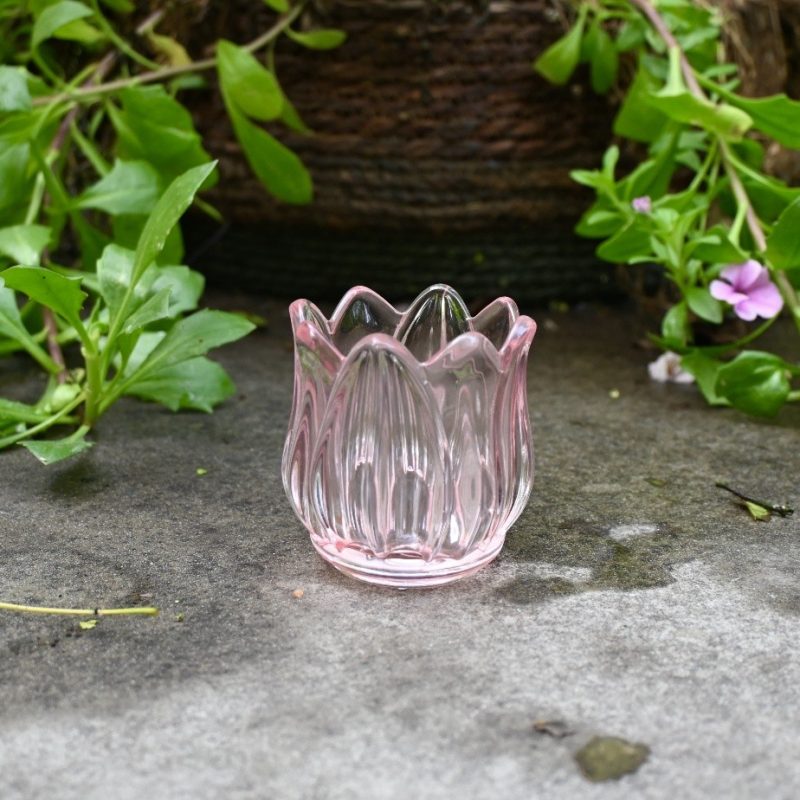 Theelicht in glas lichtroze tulpvorm