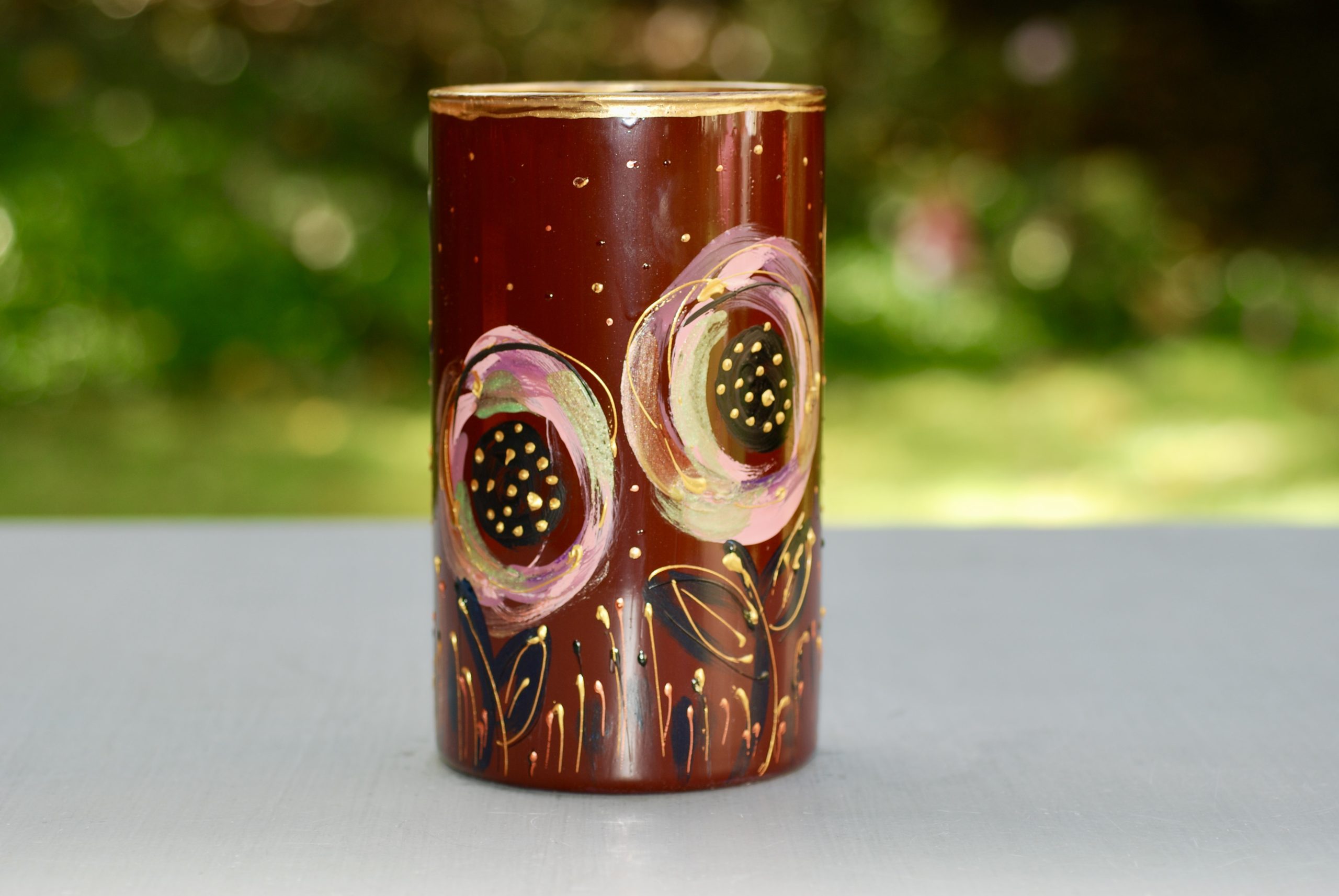 Glazen handbeschilderde cilinder bloemenvaas bordeaux