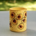 Glazen handgeschilderde bloemenvaas licht geel