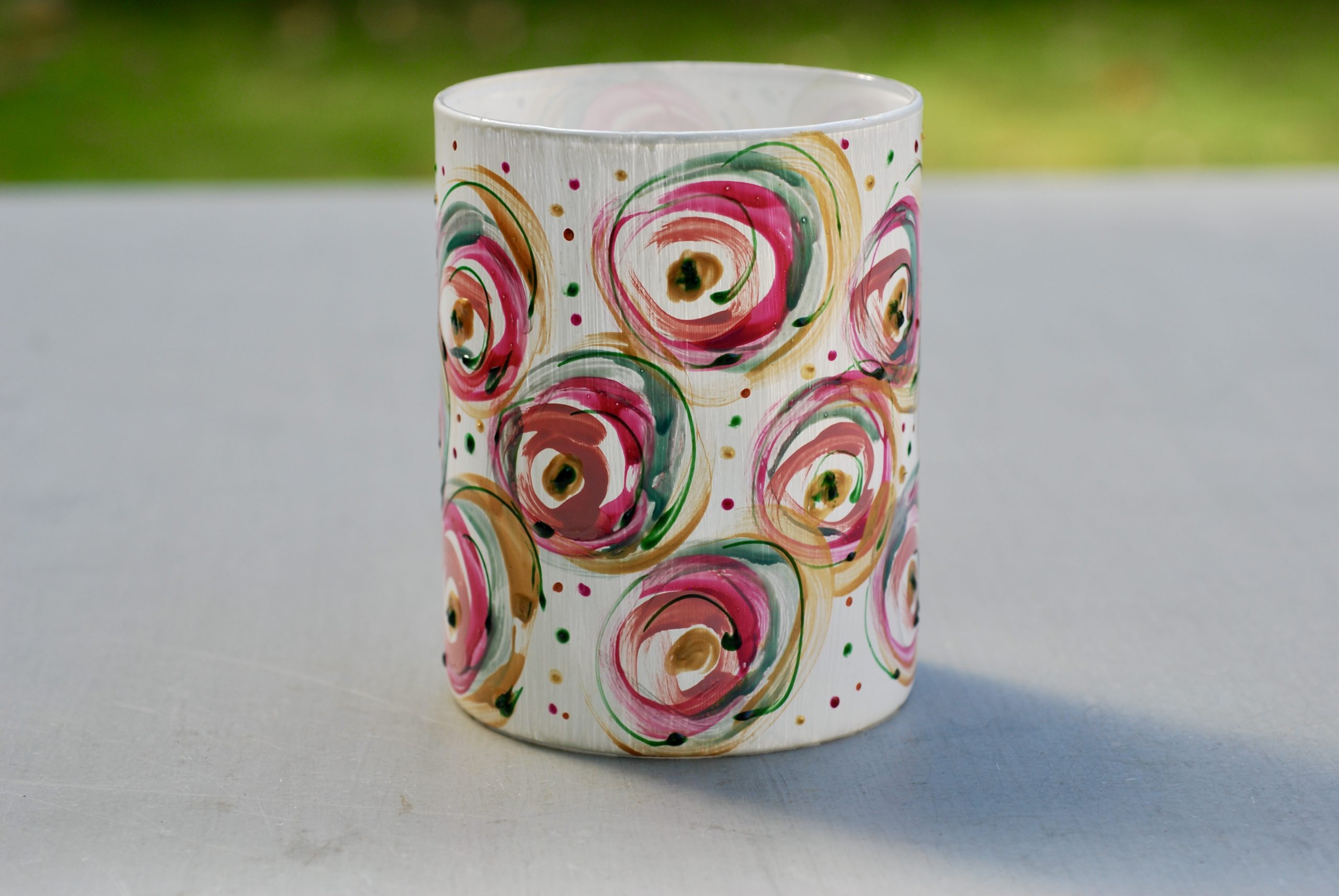 Glazen handgeschilderde bloemenvaas wit