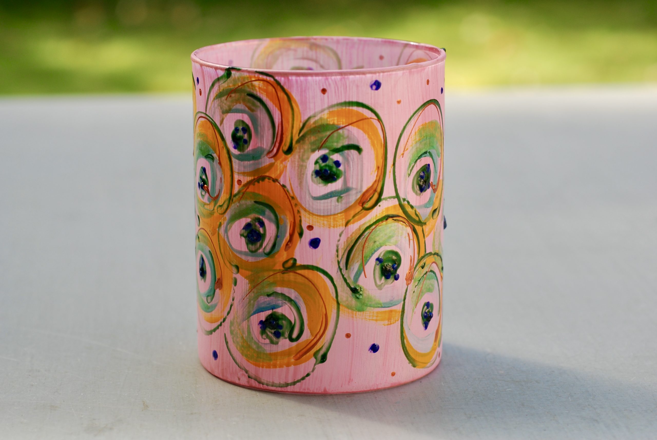 Glazen handgeschilderde bloemenvaas roze