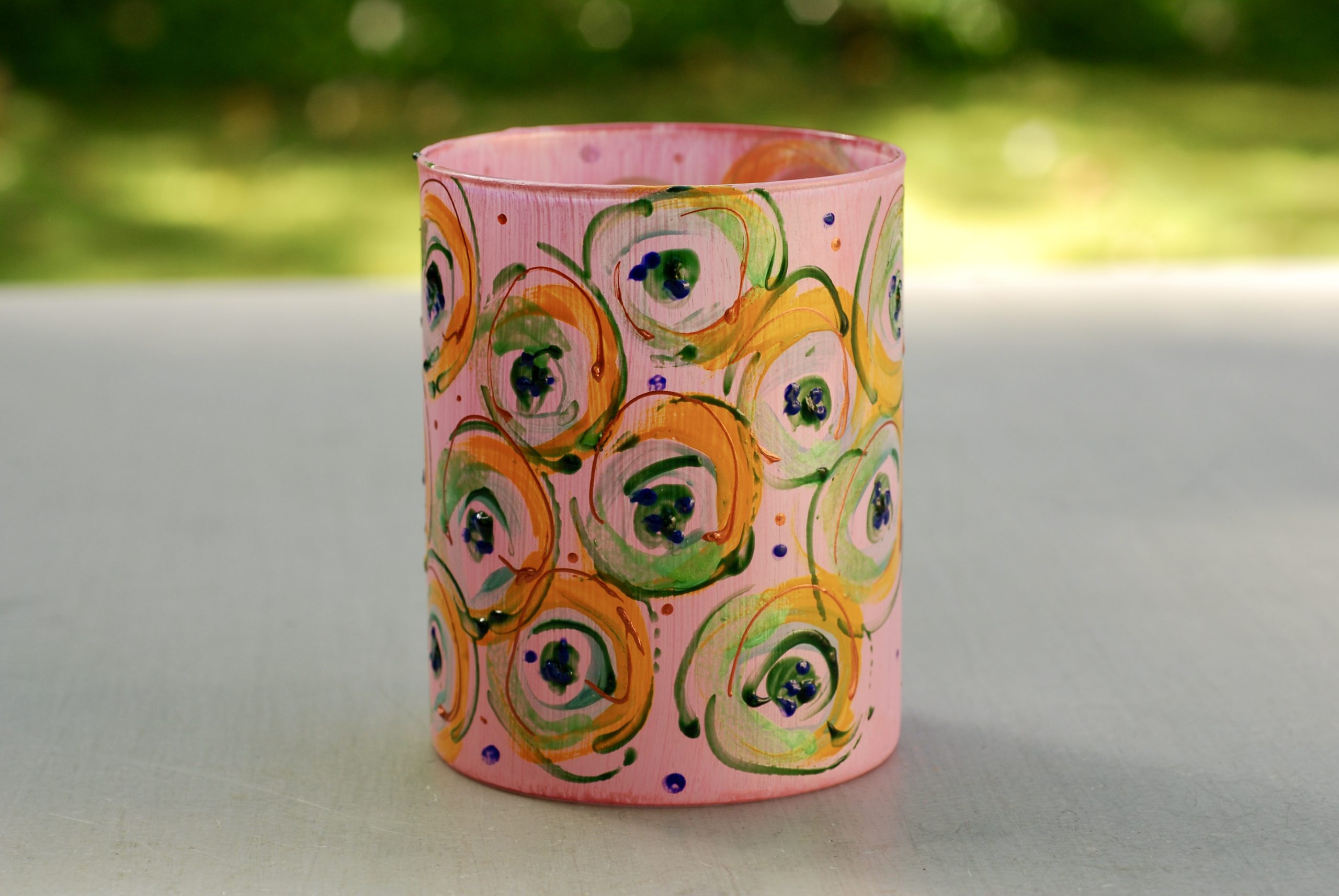 Glazen handgeschilderde bloemenvaas roze