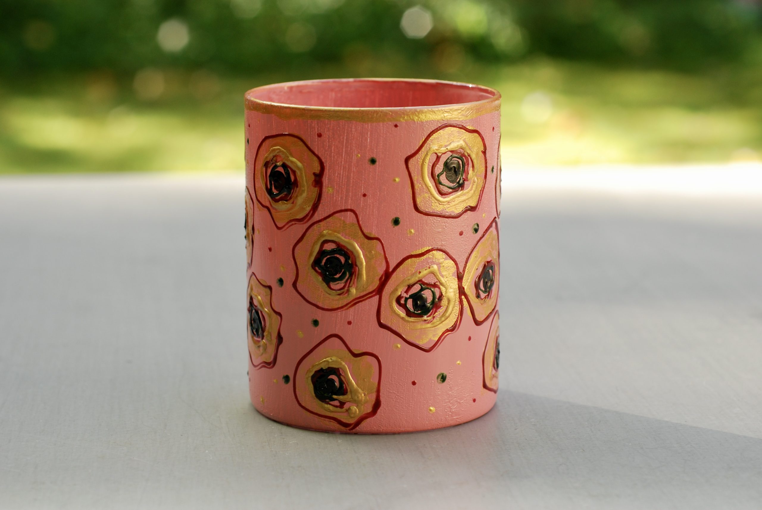 Glazen handgeschilderde bloemenvaas roze