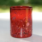 Glazen handgeschilderde bloemenvaas rood