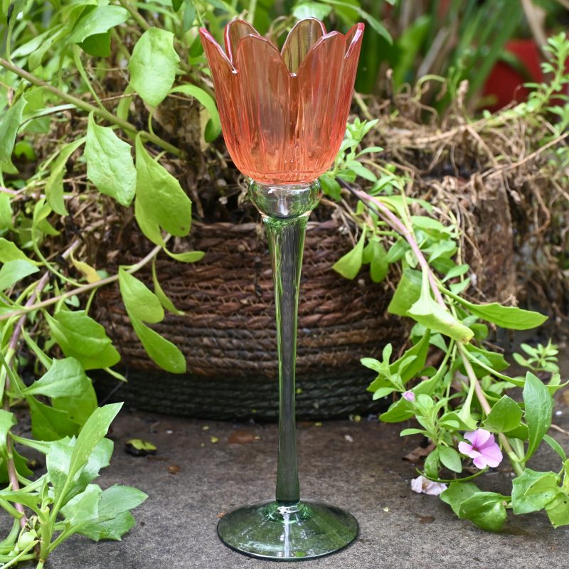 Theelichthouder in glas op voet tulpvorm oranje
